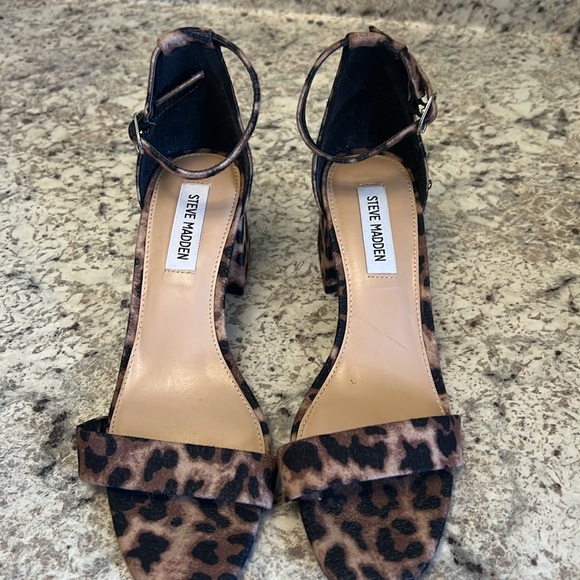 Steve Madden Sandals - Picture 2 of 3